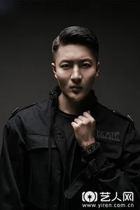 梁傲头像