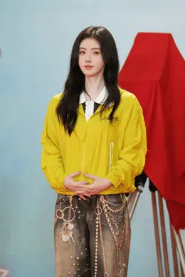 鞠婧祎工作室回应《万花世界》剧组争议：爱是信任与交互封面图