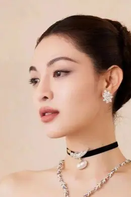 【2026.5.23】周也、张婧仪？文咏珊和杨颖？王一博5:5？钟楚曦经纪公司？《念无双》数据？《月下烟火》屈楚萧不演？封面图