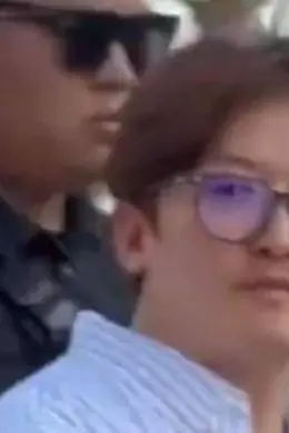 《奔跑吧》风波中，导演姚译添被曝清空账号封面图